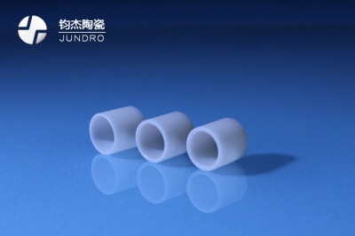 氮化鋁陶瓷坩堝的主要特性 氮化鋁陶瓷坩堝的主要特性