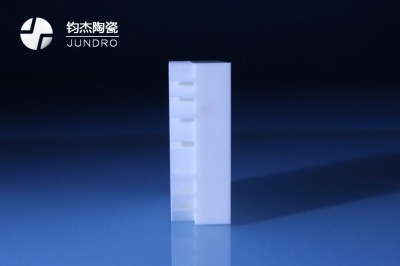 氧化鋁陶瓷加工時(shí)需要注意什么問題 氧化鋁陶瓷加工時(shí)需要注意什么問題