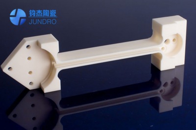 半導(dǎo)體行業(yè)：氧化鋁陶瓷發(fā)展的又一個里程碑！